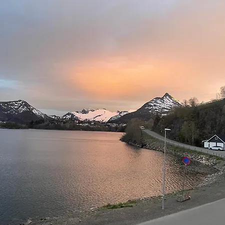 Between Fjord And Mountain 아파트 스볼베르