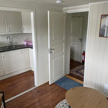 Apartment Between Fjord And Mountain